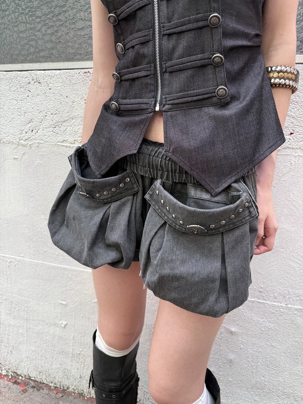 Cargo Washed Cotton Mid-Rise Shorts