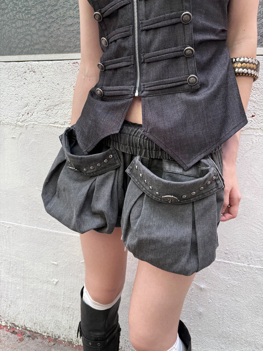 Cargo Washed Cotton Mid-Rise Shorts