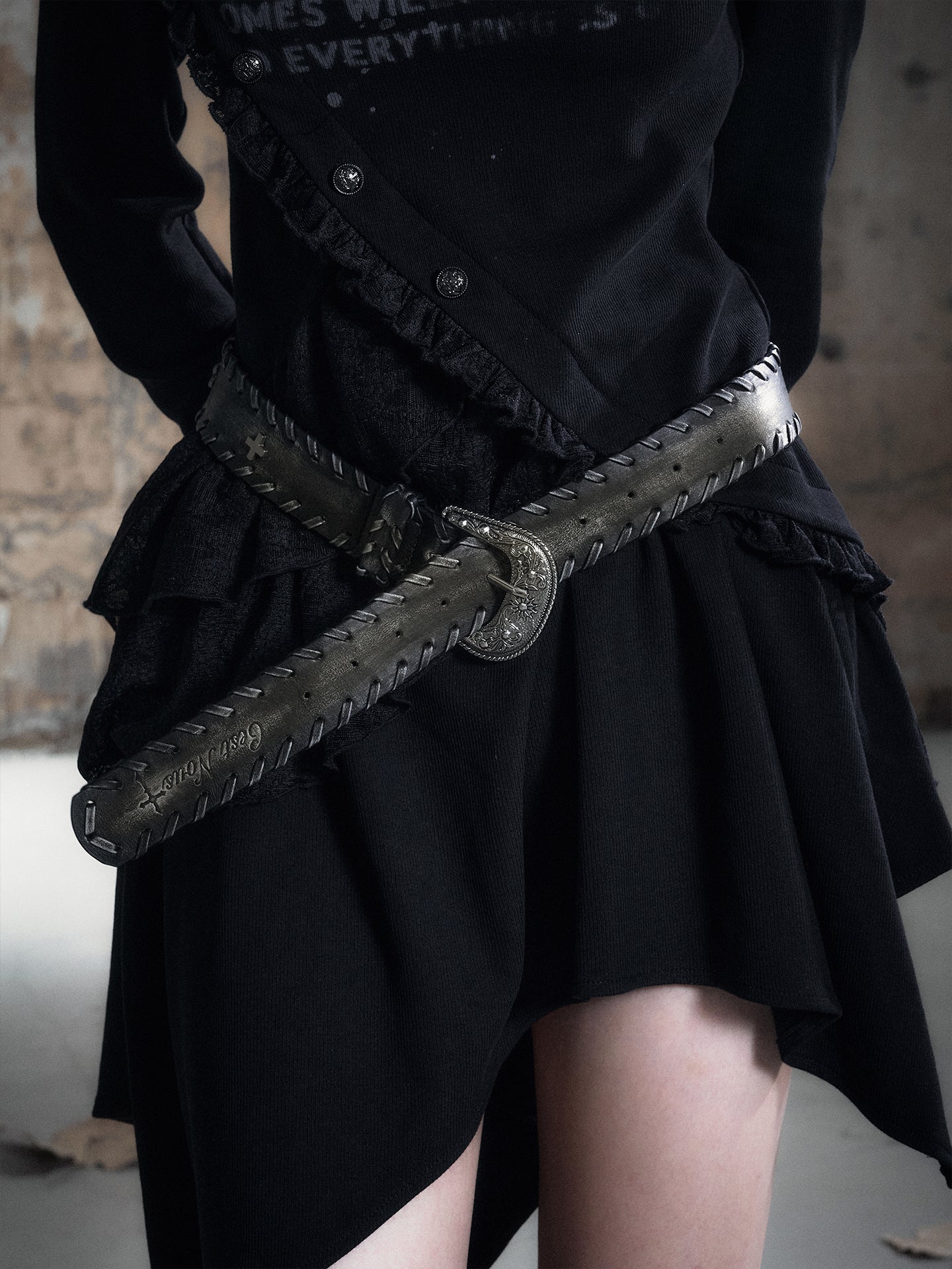 Vintage Carved Buckle Washed Leather Belt