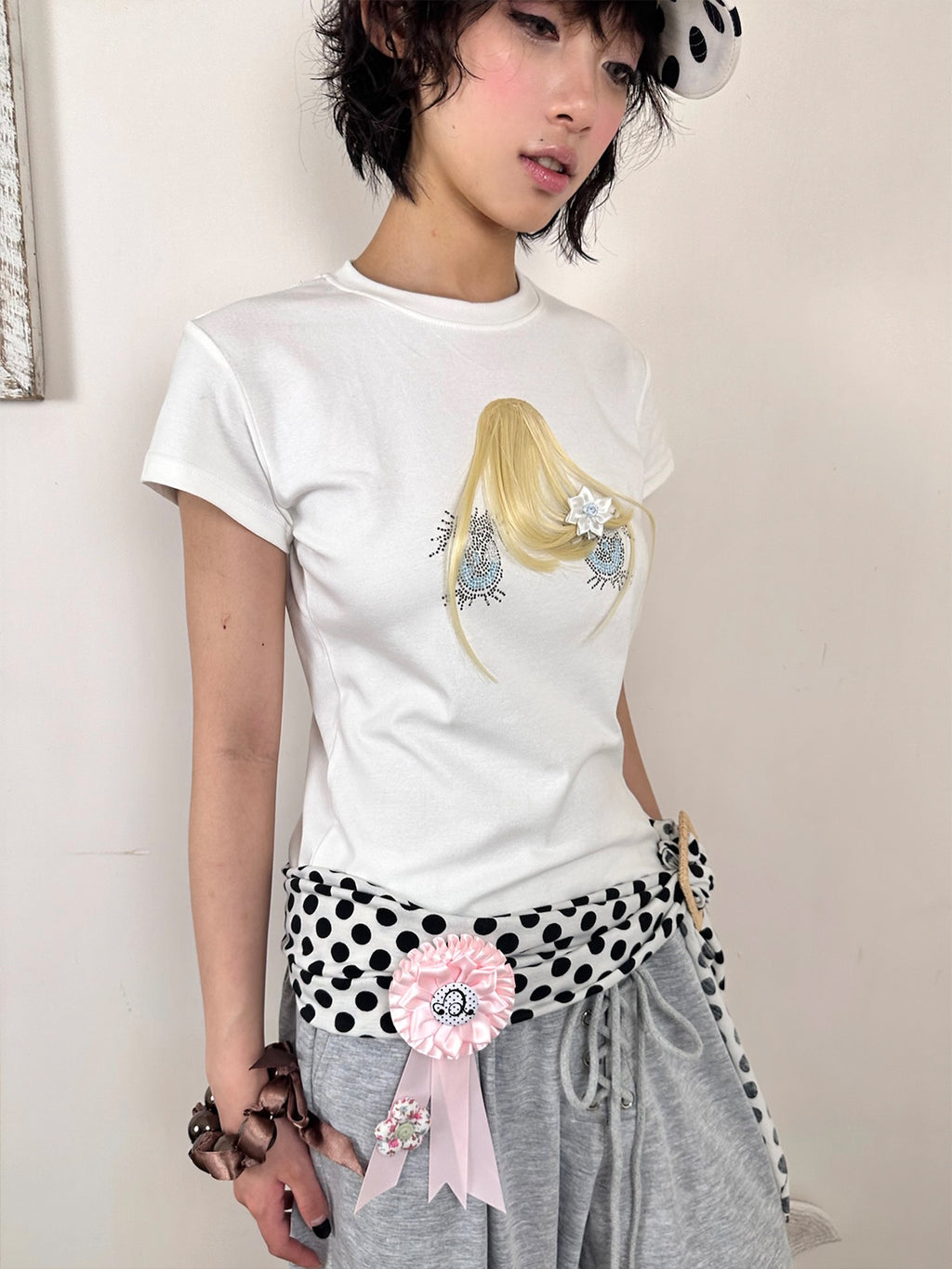 Big Eye Rhinestone Bangs Wig Tee