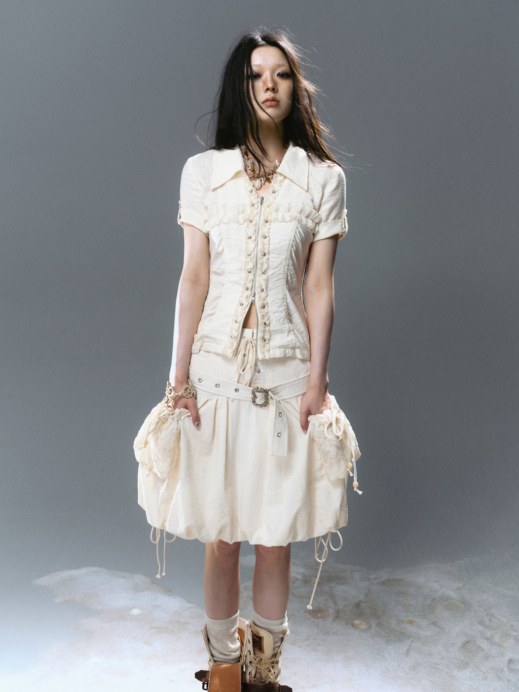 Riveted cross-pleated lace shirt
