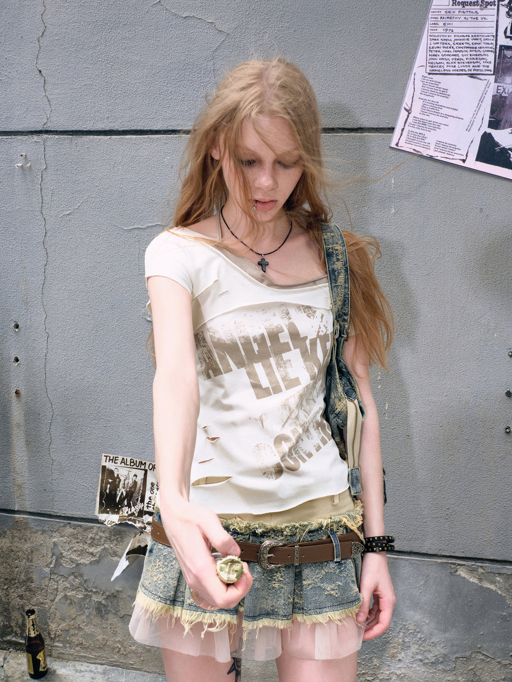 Off-Shoulder Raw Hem Graffiti T-Shirt