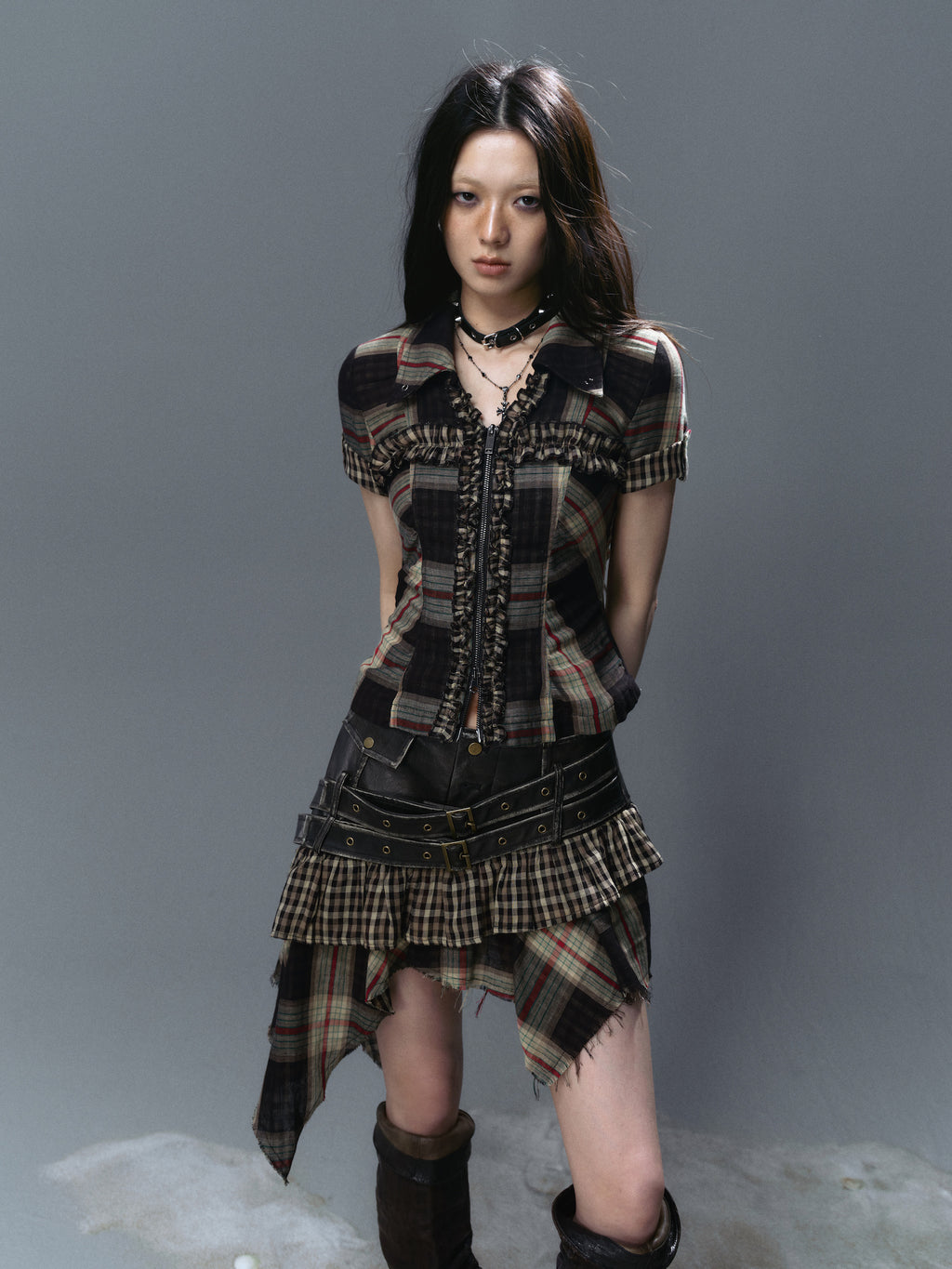 Riveted cross-pleated lace shirt