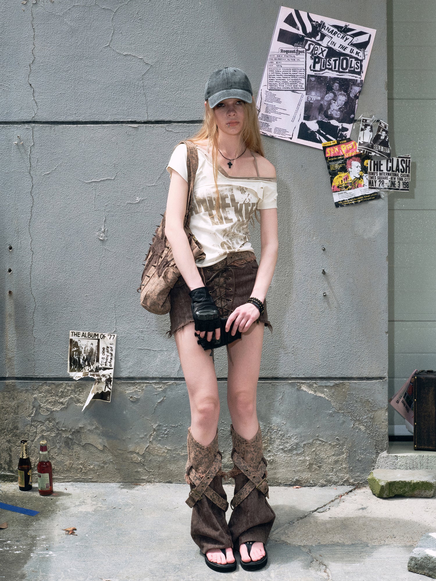 Off-Shoulder Raw Hem Graffiti T-Shirt