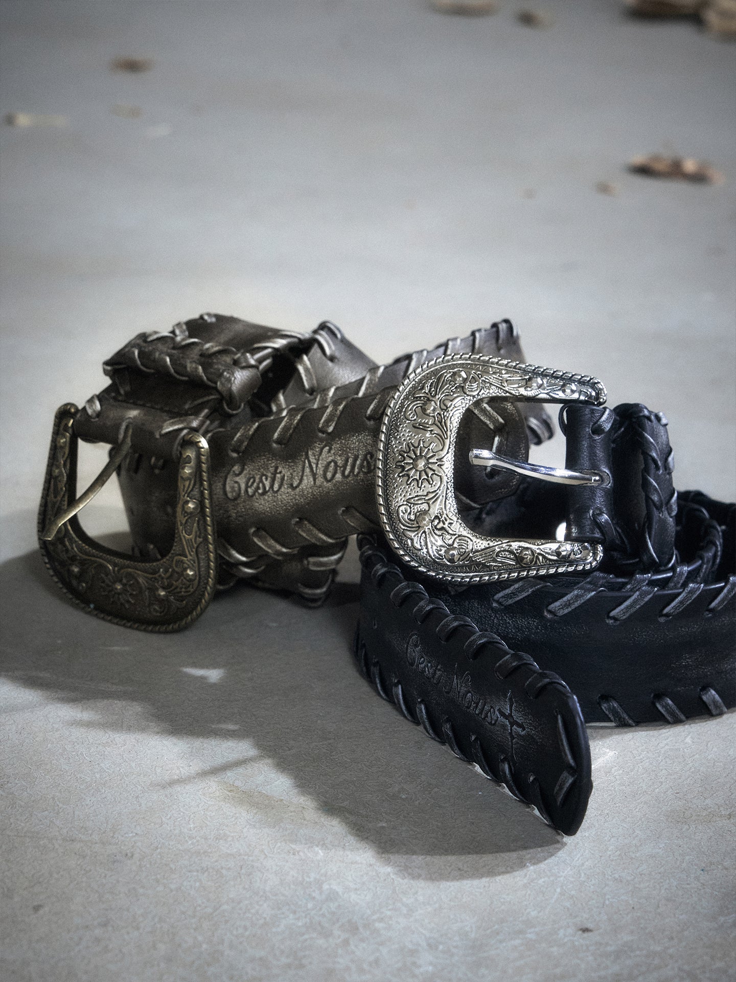 Vintage Carved Buckle Washed Leather Belt