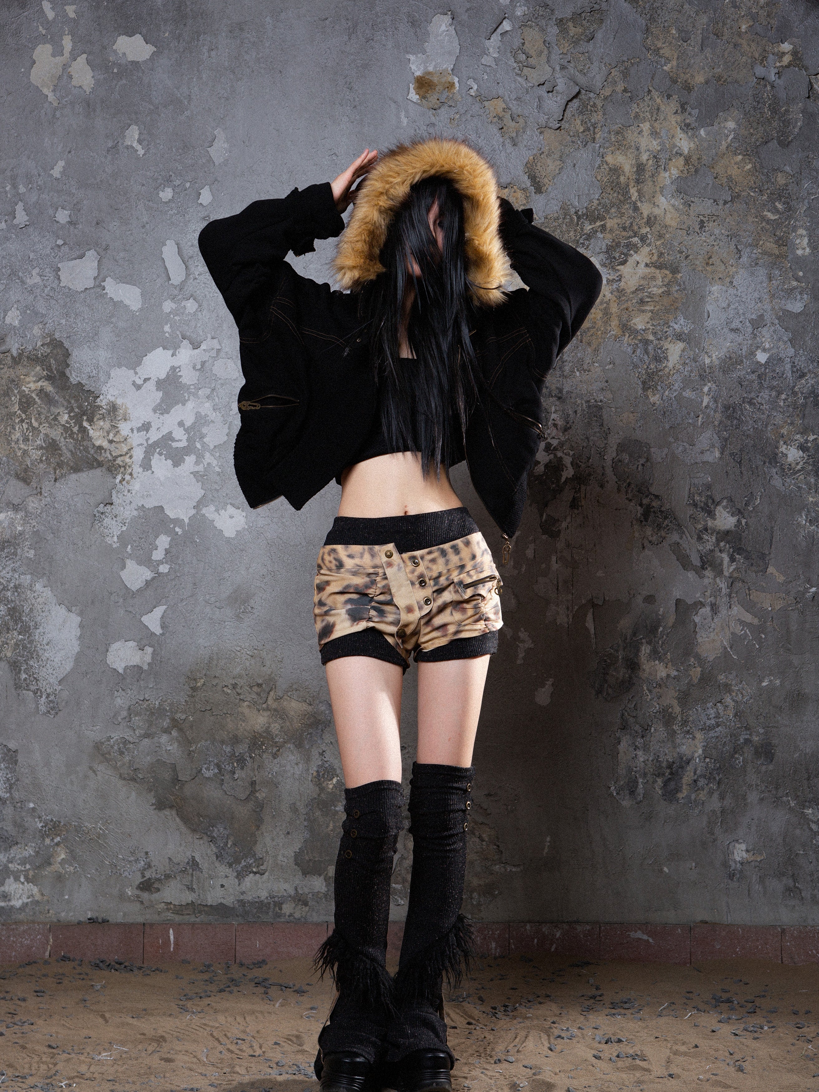 Color-Block Low-Rise Hot Shorts&Leg Warmers