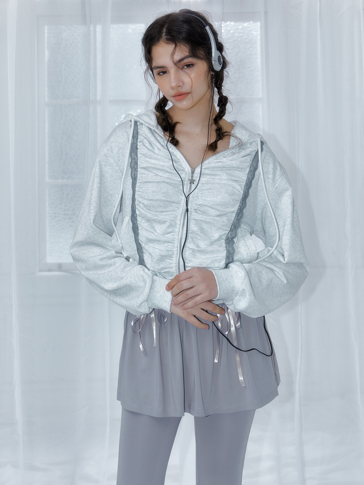 Lace pleated hoodie