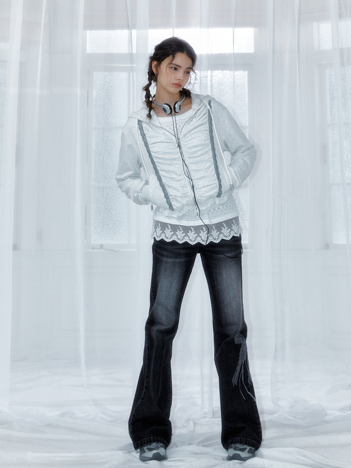 Lace pleated hoodie