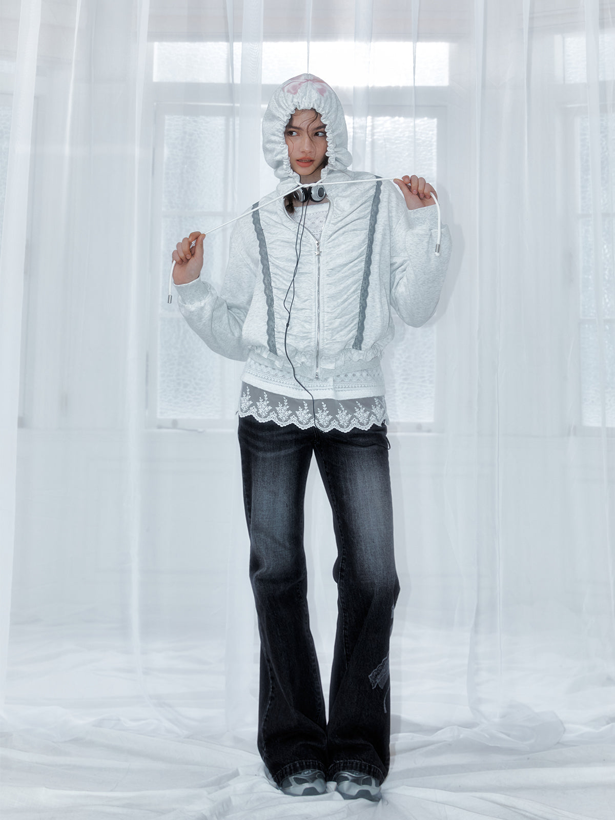 Lace pleated hoodie