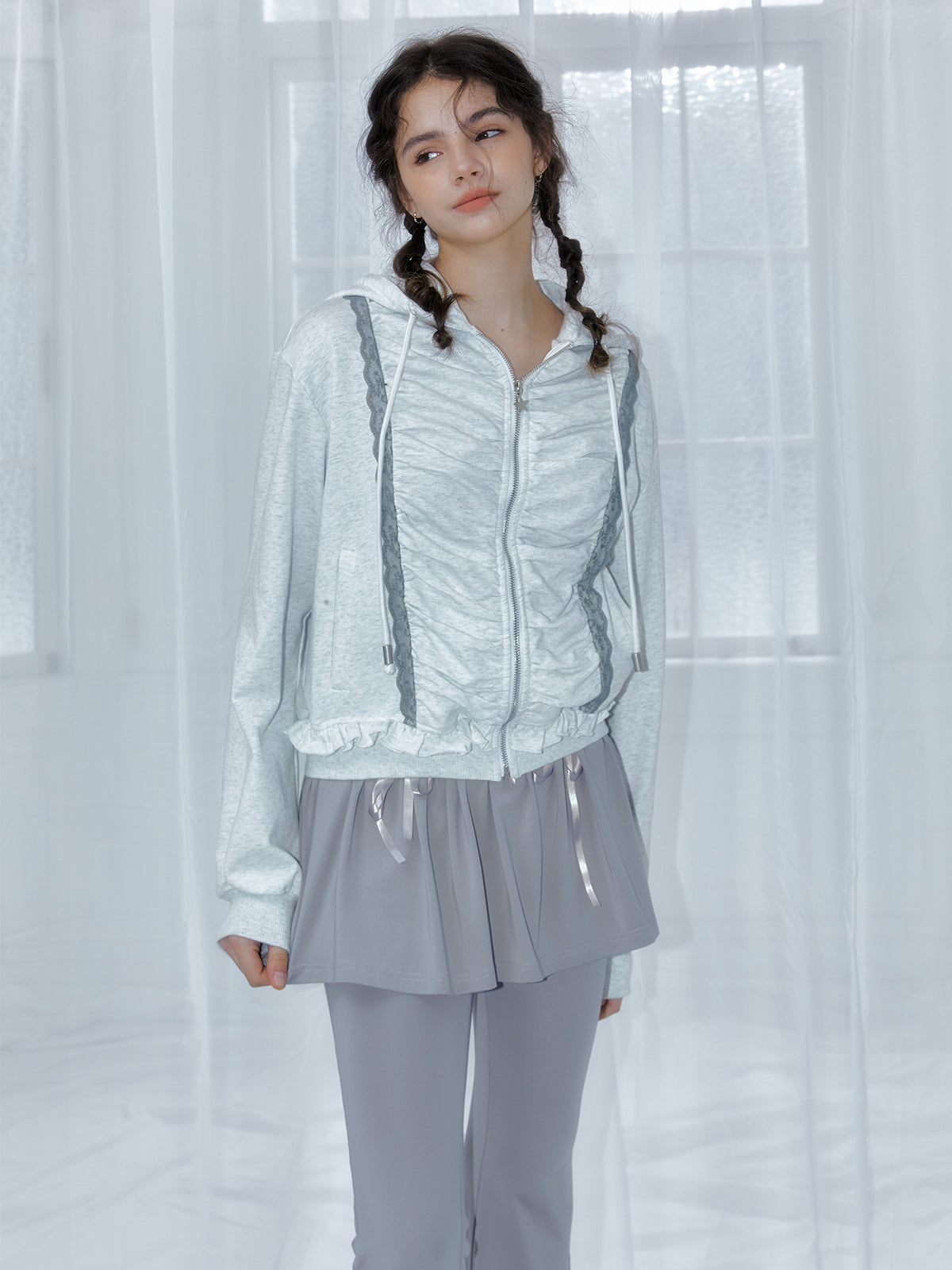 Lace pleated hoodie