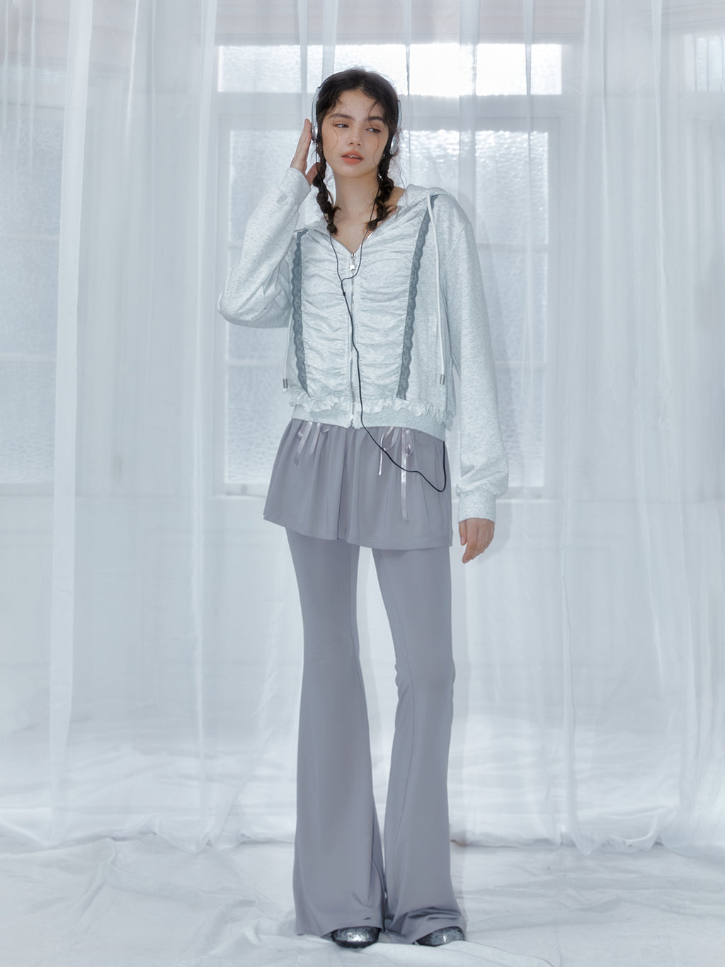 Lace pleated hoodie