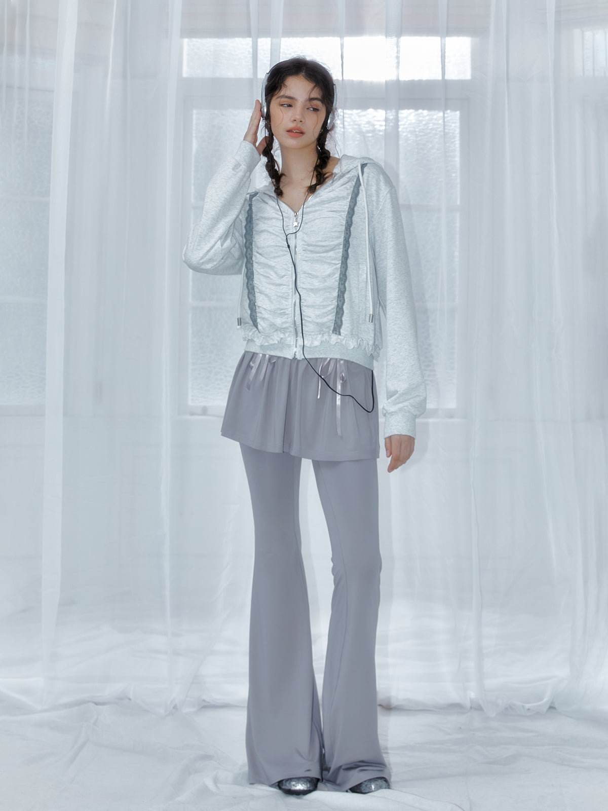 Lace pleated hoodie