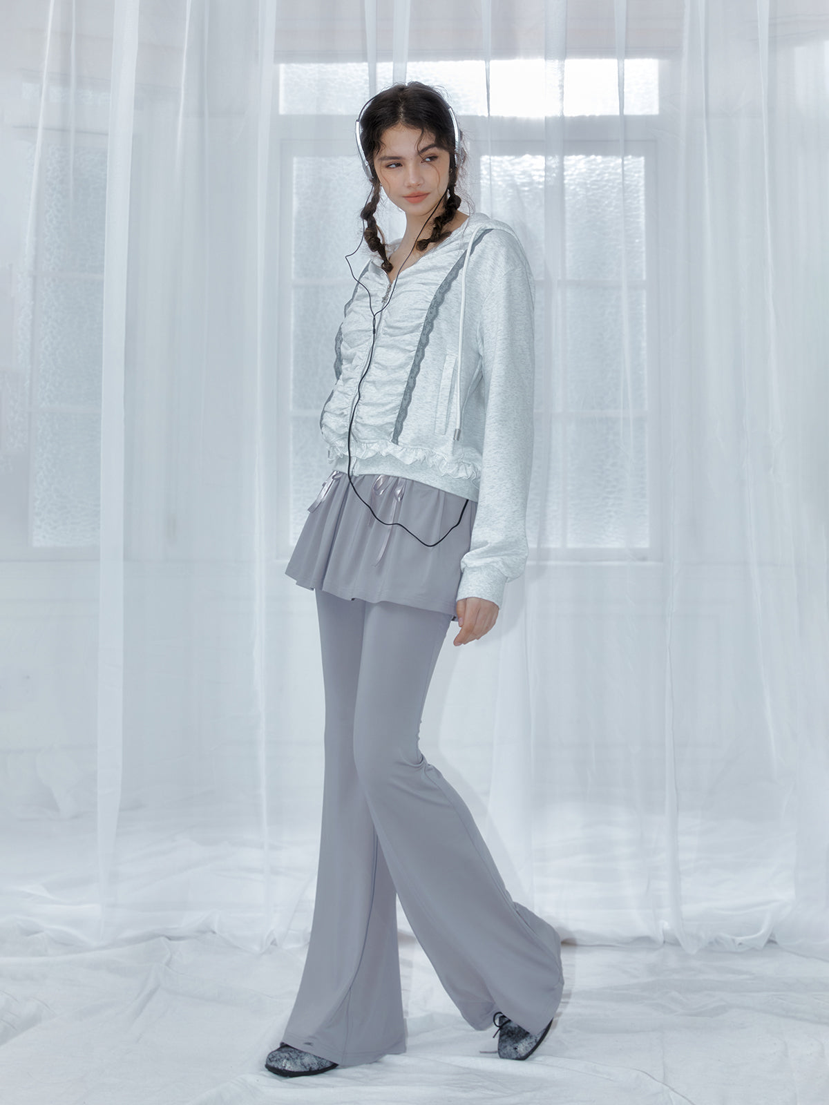 Lace pleated hoodie