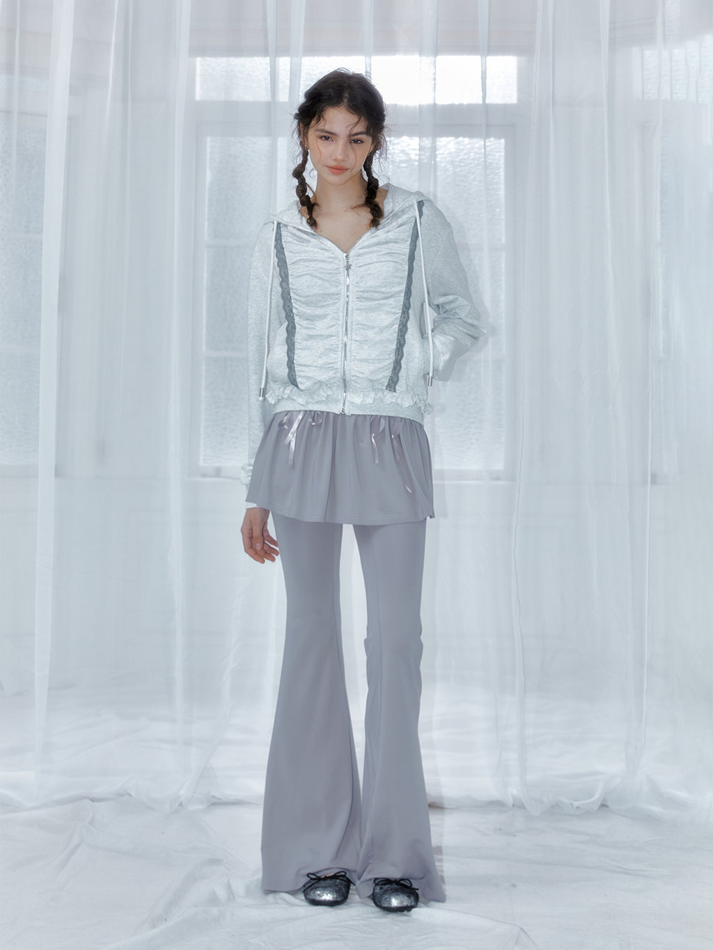Lace pleated hoodie